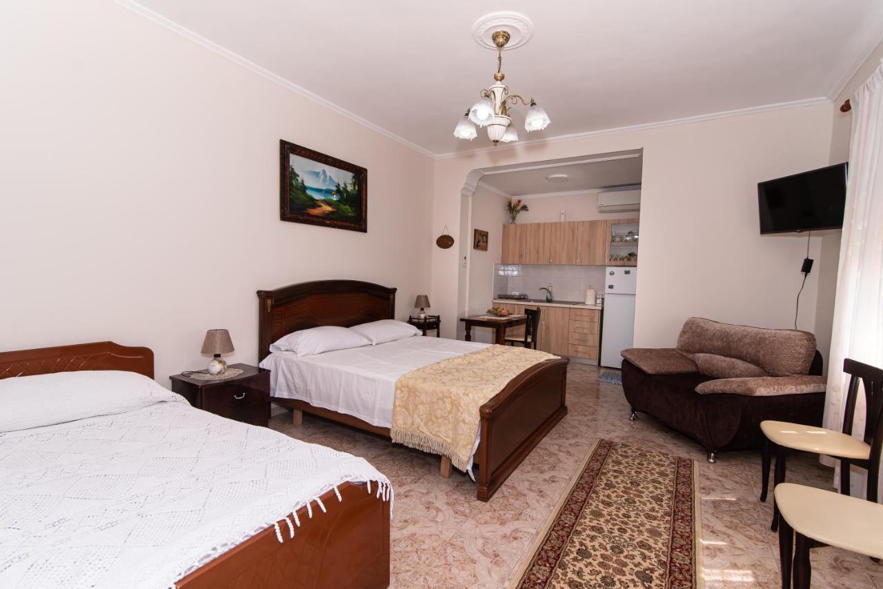 Erla'S Apartment Tirana Eksteriør billede